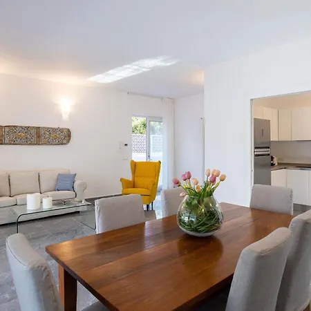 Cube 67 - Villa Palermo